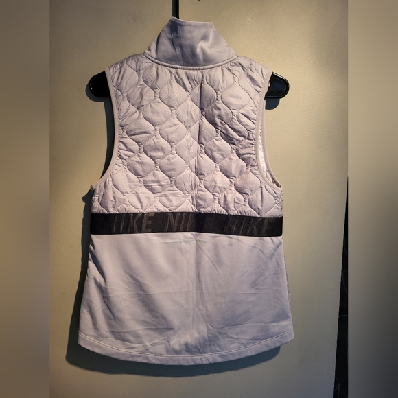 Nike Aerolayer Quilted Vest Grey with Black Accents, Size Small - Picture 3 of 6